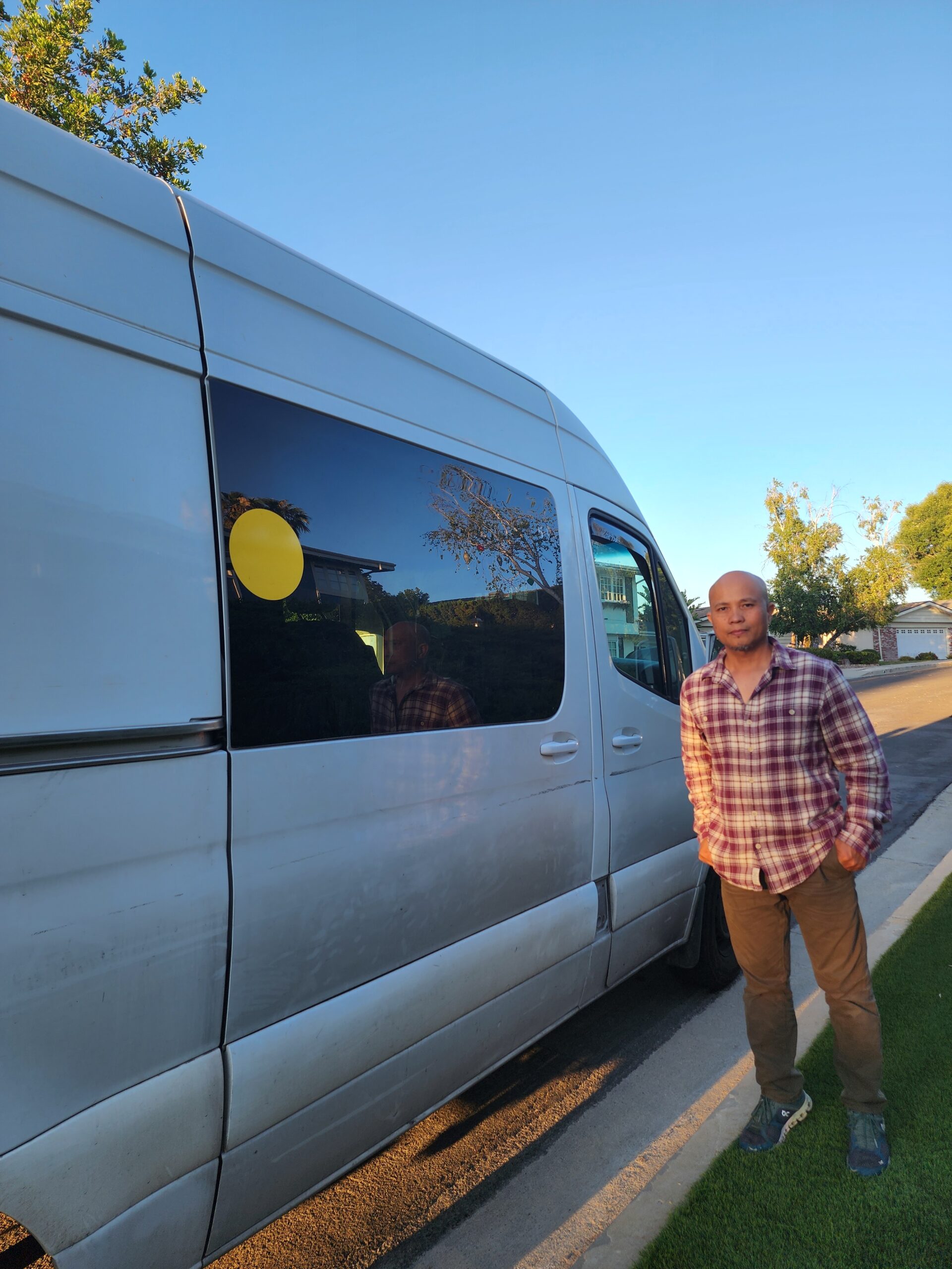 Loranzes Phautos High Roof Sprinter Van local delivery service